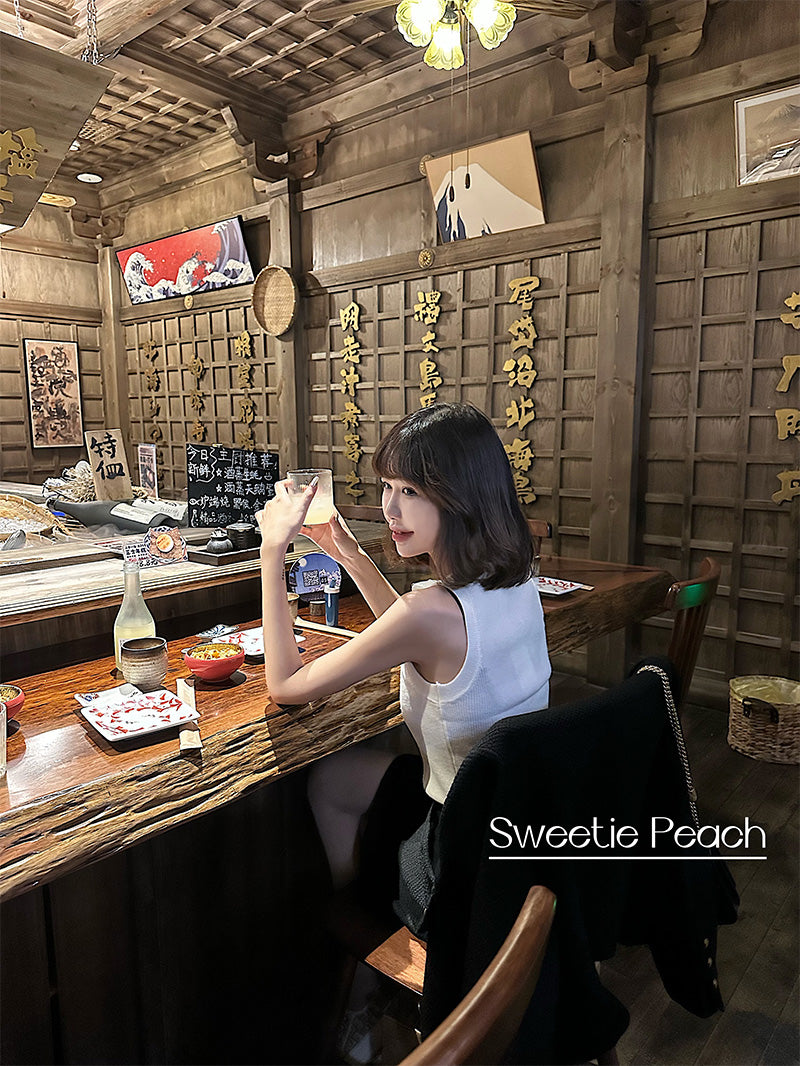 Essential versatile vest knitted